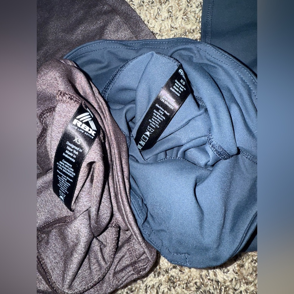 2 pairs of capri leggings nwt - Picture 3 of 3